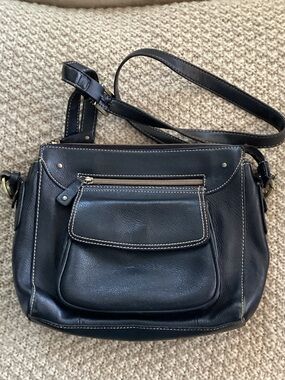croft & barrow Black Leather Crossbody Bag with Contrast Stitching